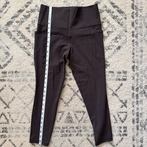 Athleta Salutation Stash 7/8 Legging